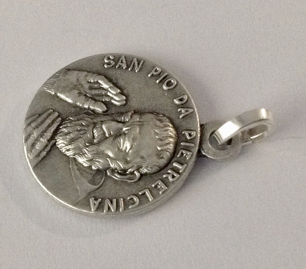 925 STERLING SILVER SAINT PIO OF PIETRELCINA ( PADRE PIO ) MEDAL - MADE IN ITALY