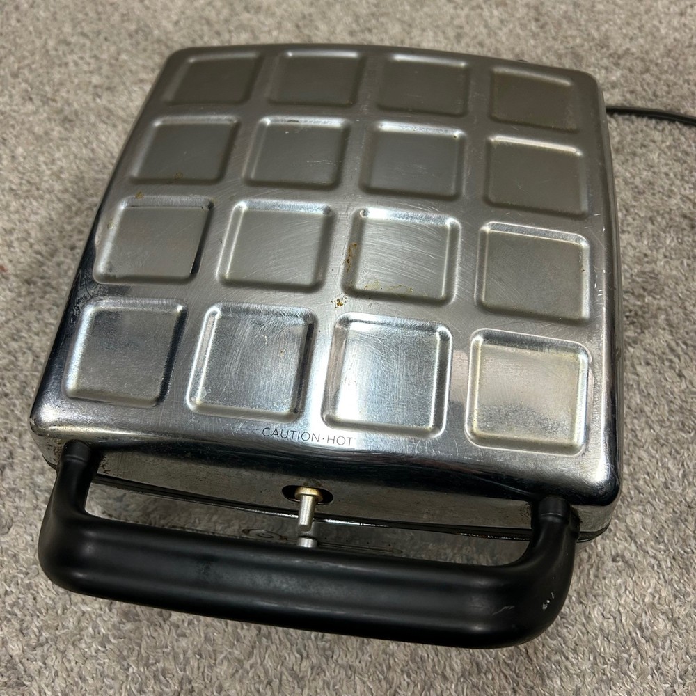 Michael Graves Waffle Maker Design 4 Slice Silver Chrome TSK-2926BW Modern