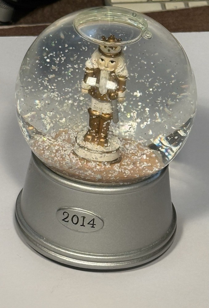 Nutcracker 2014 Musical Wind-up Snow Globe Approx. Vintage