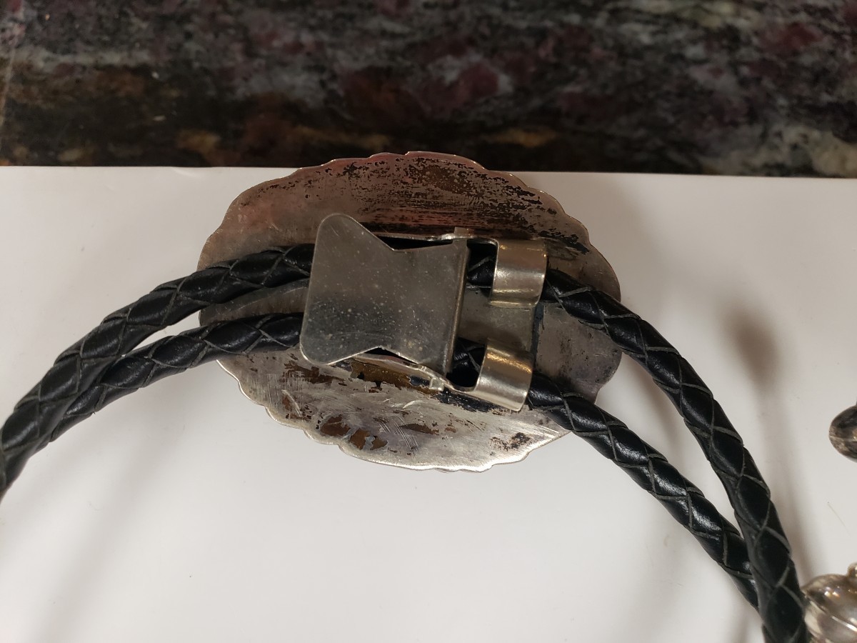 VINTAGE NATIVE AMERICAN STERLING SILVER TURQUOISE NAVAJO BOLO TIE