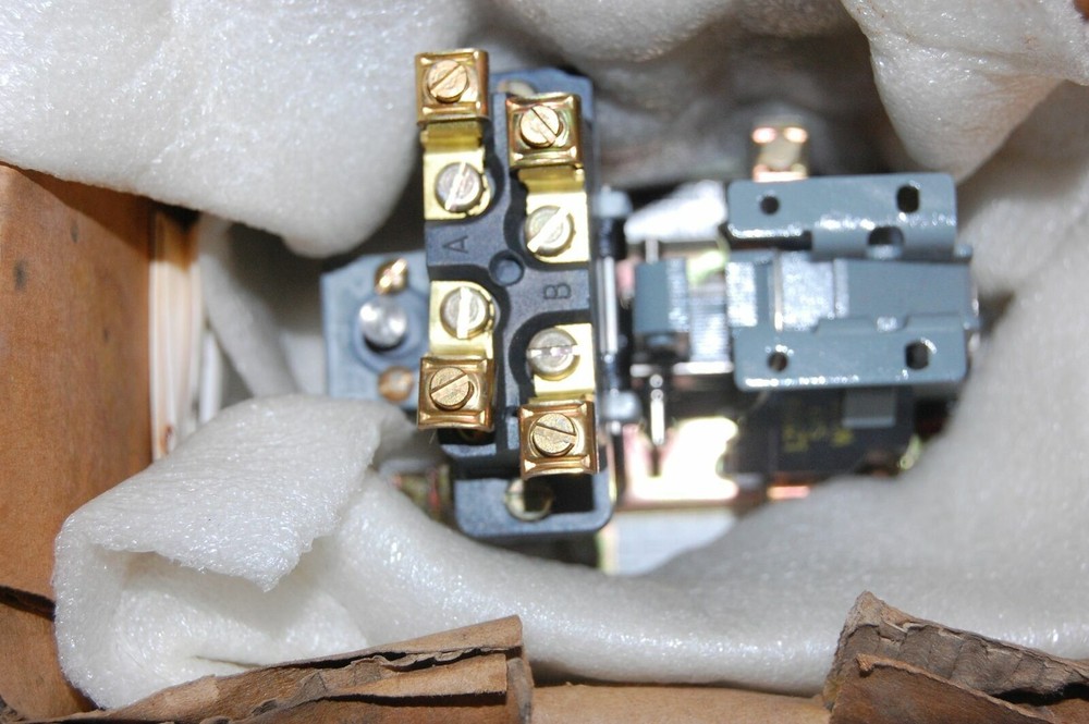 Square D 9050AO10EV02 Pneumatic Timer