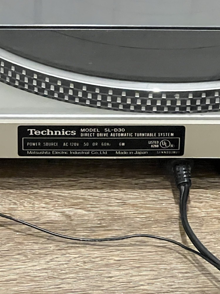 Technics SL-D30 Automatic Direct Drive Automatic Turntable Powers On & Spins