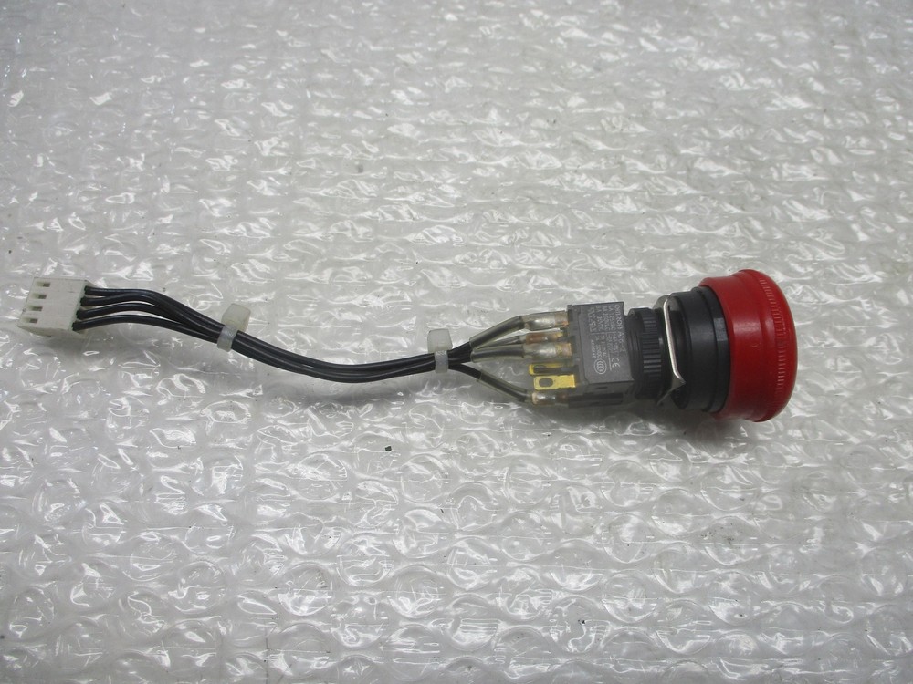 OMRON A16-2 PUSHBUTTON SWITCH RED UNMP