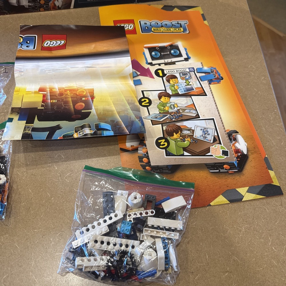 LEGO Boost Creative Toolbox (17101) Coding STEM Learning Toy Complete Sealed Bag