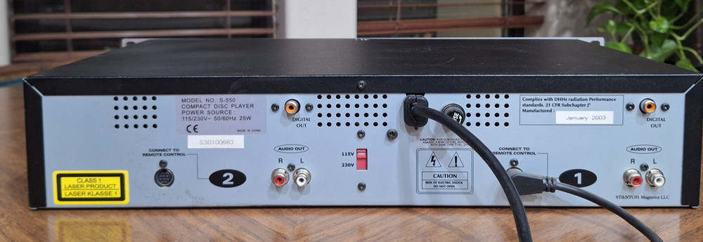 Stanton S-550 Professional Dual CD Player. Powers On, CD Drawers Open. No Remote