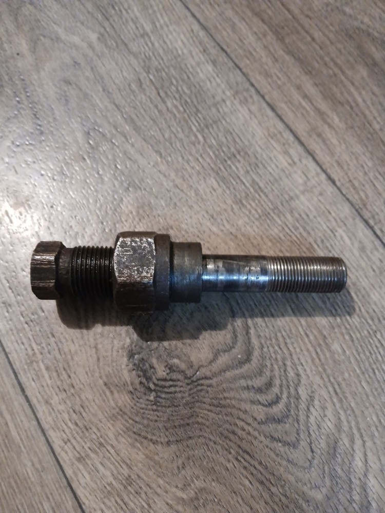 Greenlee Nut Bolt Stud for Knockout Punch