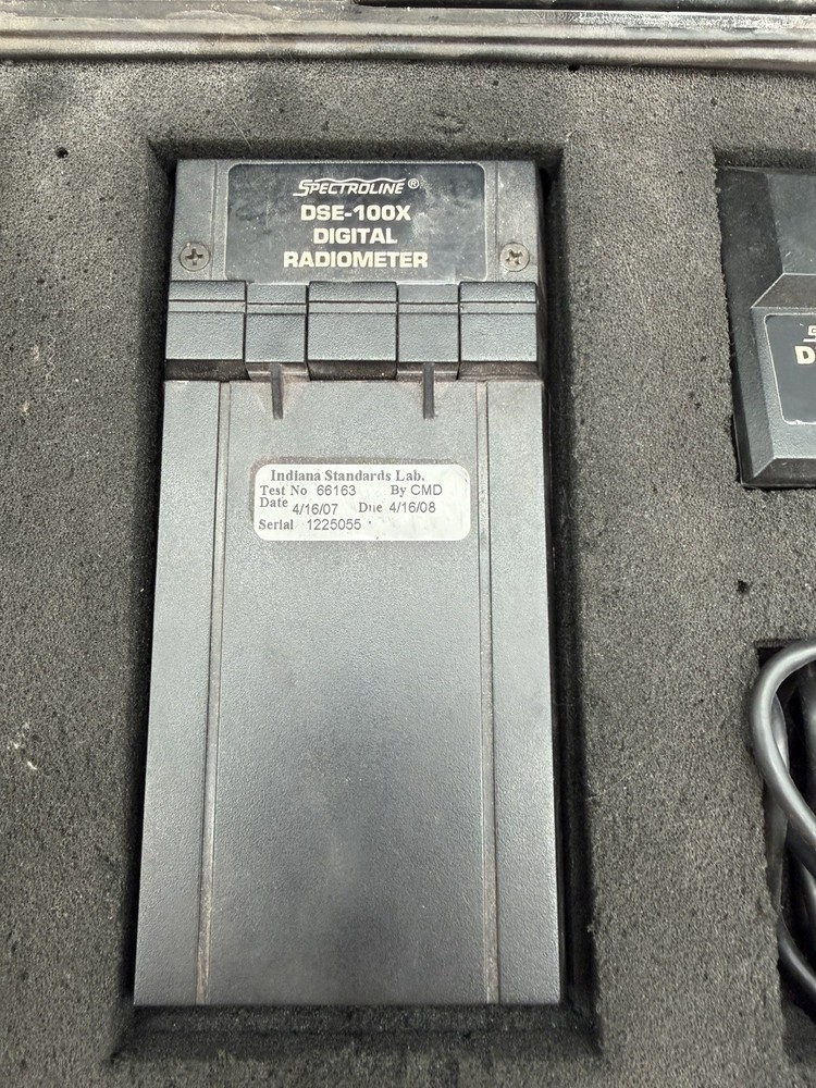 SPECTROLINE DSE-2000A RADIOMETER / PHOTOMETER Untested