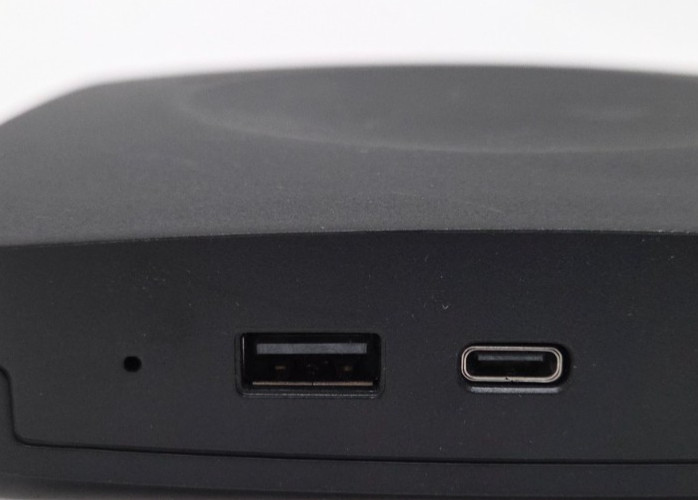 Good Condition - Barco ClickShare C3010S Presentation Unit + Dongle + PSU