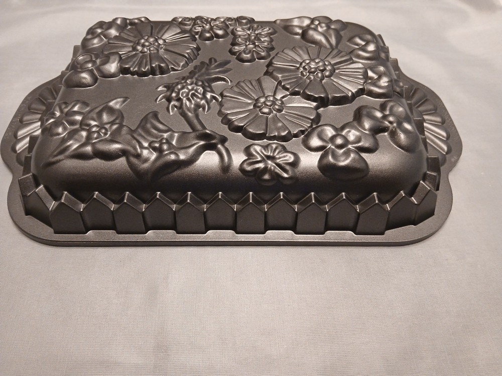 Nordich Ware 9"×14" Wildflower Cake Pan