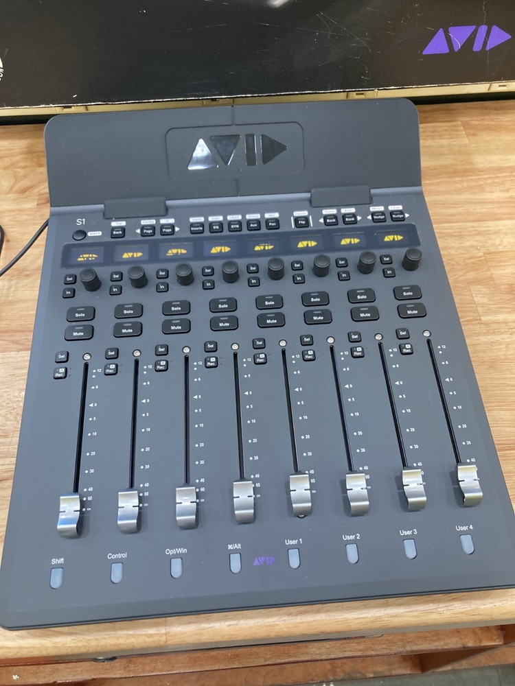AVID S1 COMPACT 8-FADER CONTROL SURFACE-GOOD CONDITION!!!!