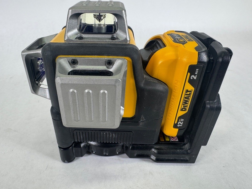 Dewalt DW089LG 20V MAX Laser Level Kit, Cross Line Laser, 3x360, Green