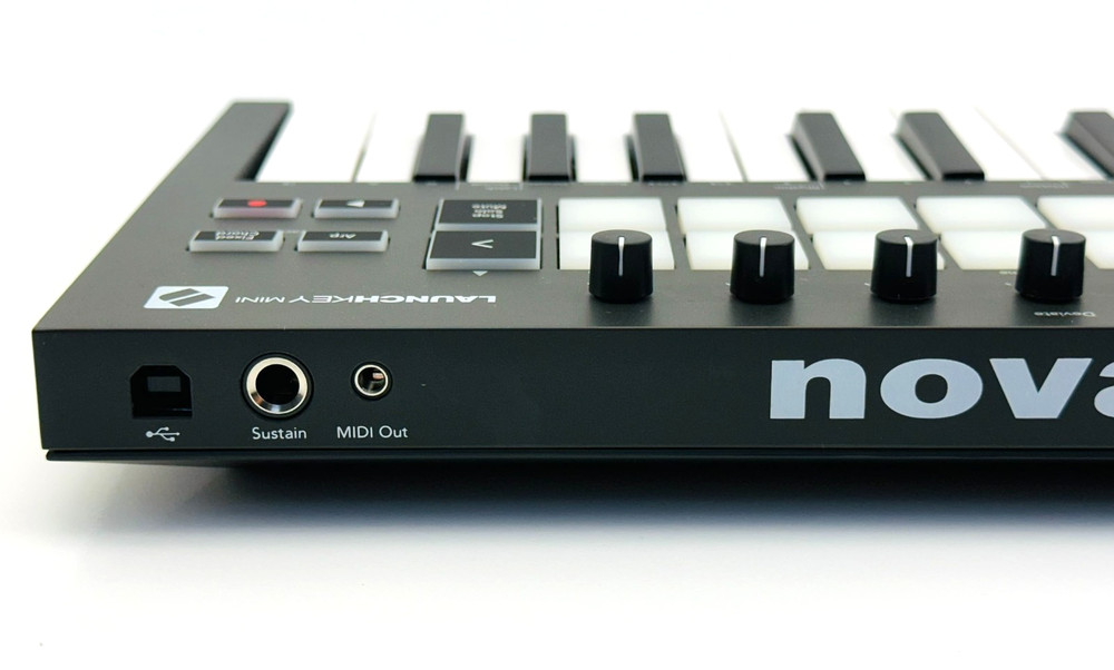 Novation Launchkey Mini 25 MK3 25-Key USB MIDI Ableton Live Keyboard Controller