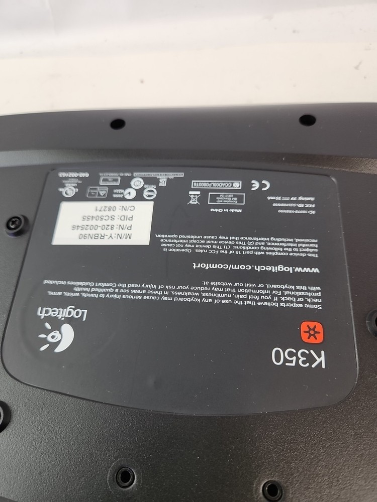 Logitech MK550 Wireless Wave Keyboard Mouse Combo W/ Box.