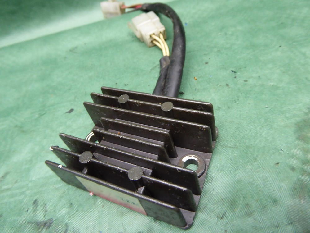 YAMAHA RD125 LC 10W ALTERNATOR RECTIFIER (int.ec) Controller
