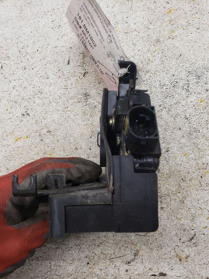 325CI 2002 Keys/Latches/Locks 648942