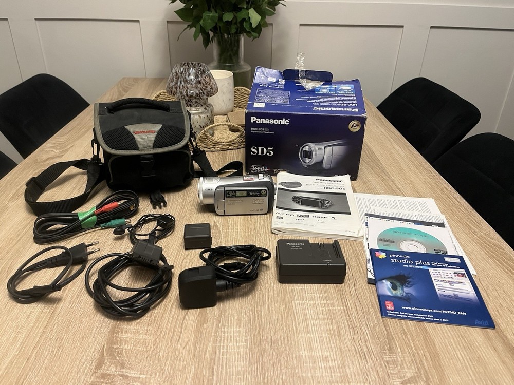 Panasonic HDC-SD5 HD Handheld Digital Camcorder - Silver