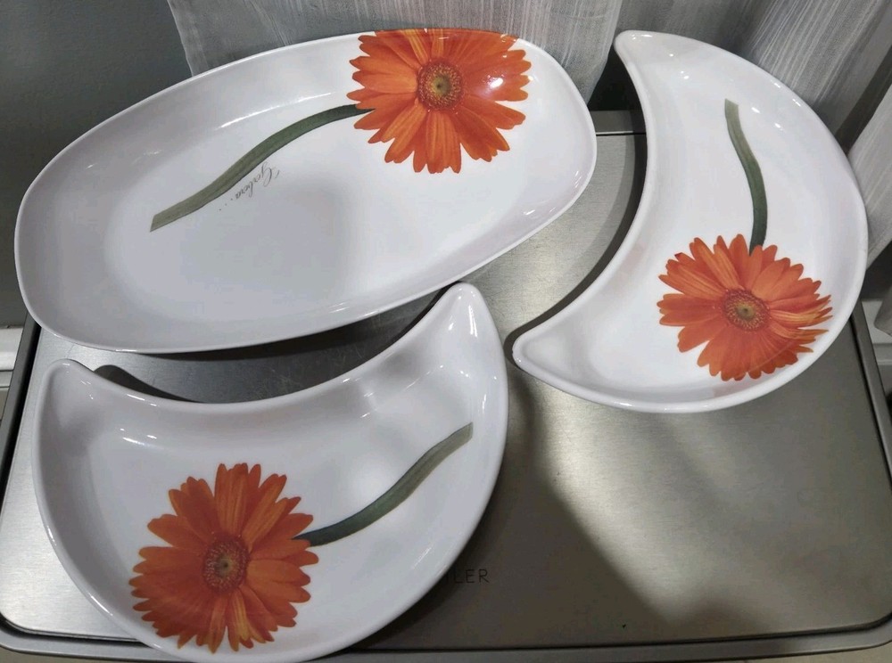 Flamefield Melamine Dishes 1 Platter And Set/2 Crescent Dishes Gerbera
