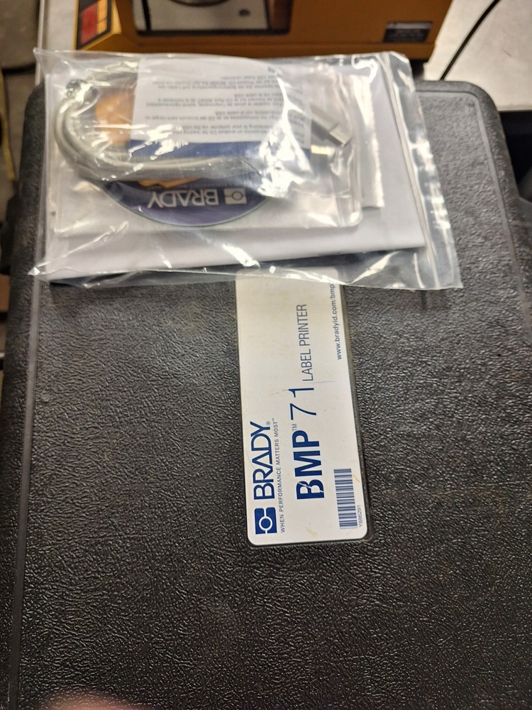 Brady BMP71 Thermal Label Printer with Case & Labels * Excellent Condition