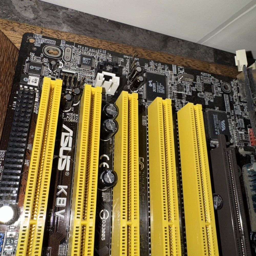 Asus K8V Deluxe socket As Pictured