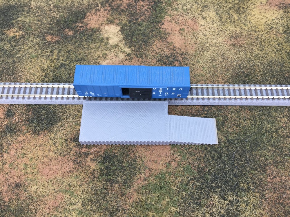 Long Loading Platform Dock with Ramp - Z Scale 1:220 - No Assembly Required!