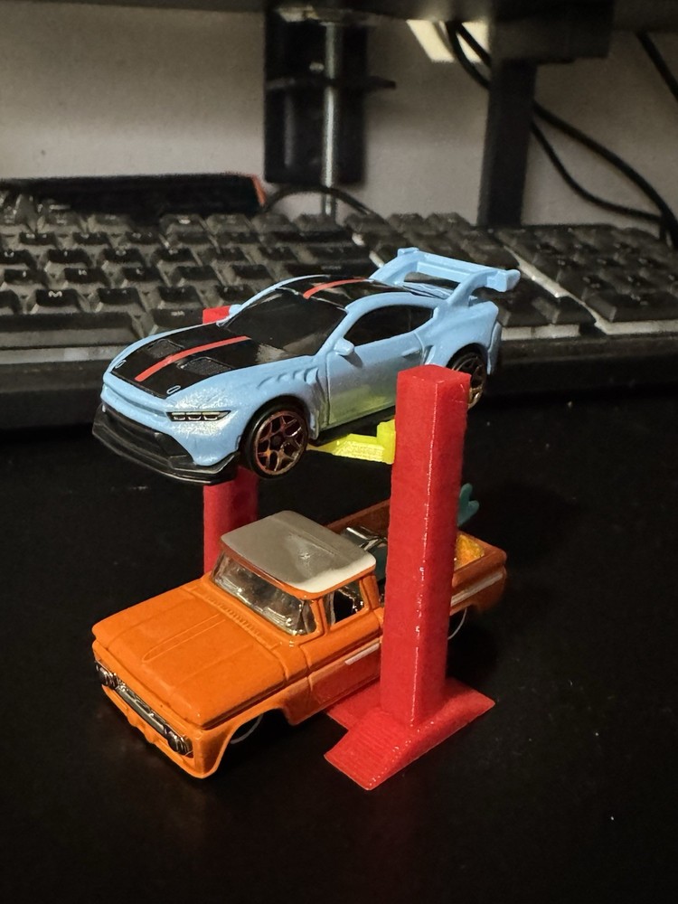 Hotwheels 2 Post Lift
