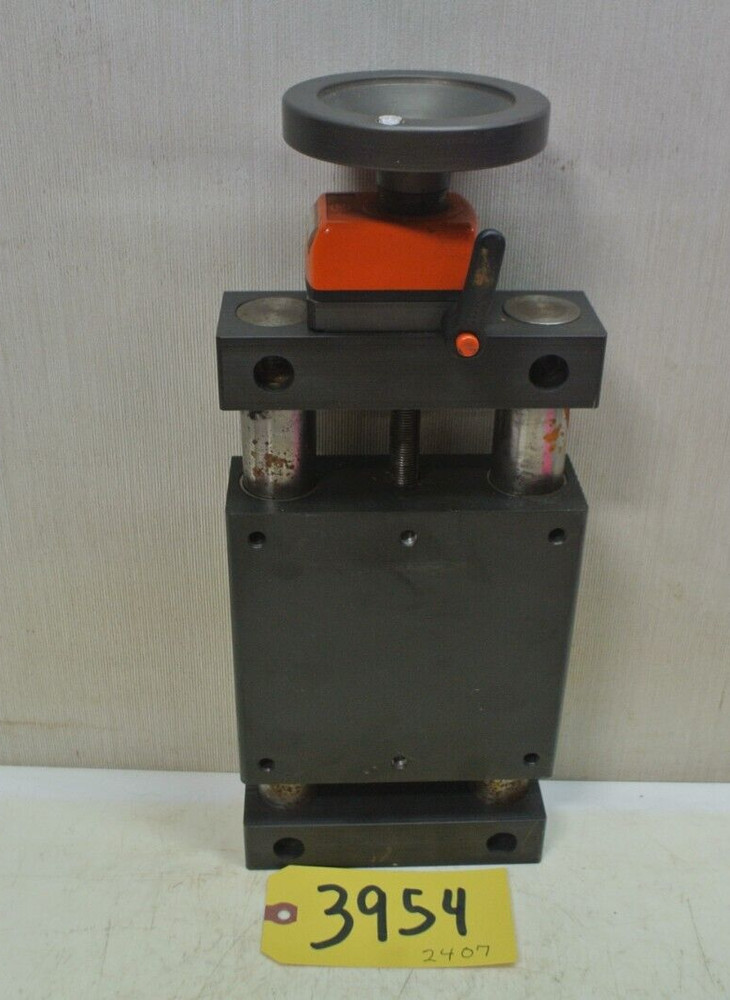 Siko Vertical Linear Slide 11 1/2"x6" w/DA09S-7554 Sensor/Switch Machine Control