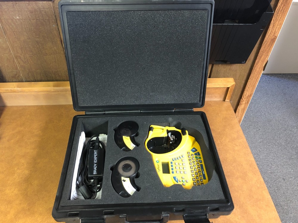 BRADY IDXPERT Keyboard Handheld Labeler W/ Case