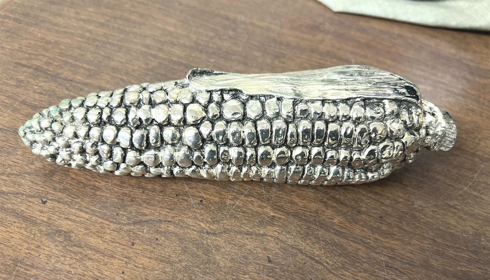LOVELY SILVERPLATE EAR OF CORN TABLE DECORATION 7" LONG