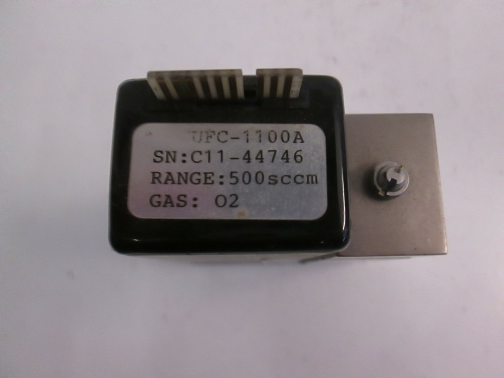 Unit UFC-1100A Mass Flow Controller MFC, O2, 500 SCCM