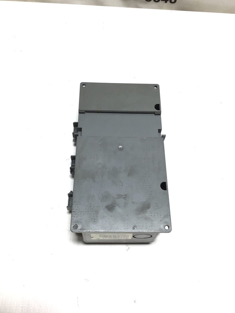 Honeywell T775M2048 Temperature Controller