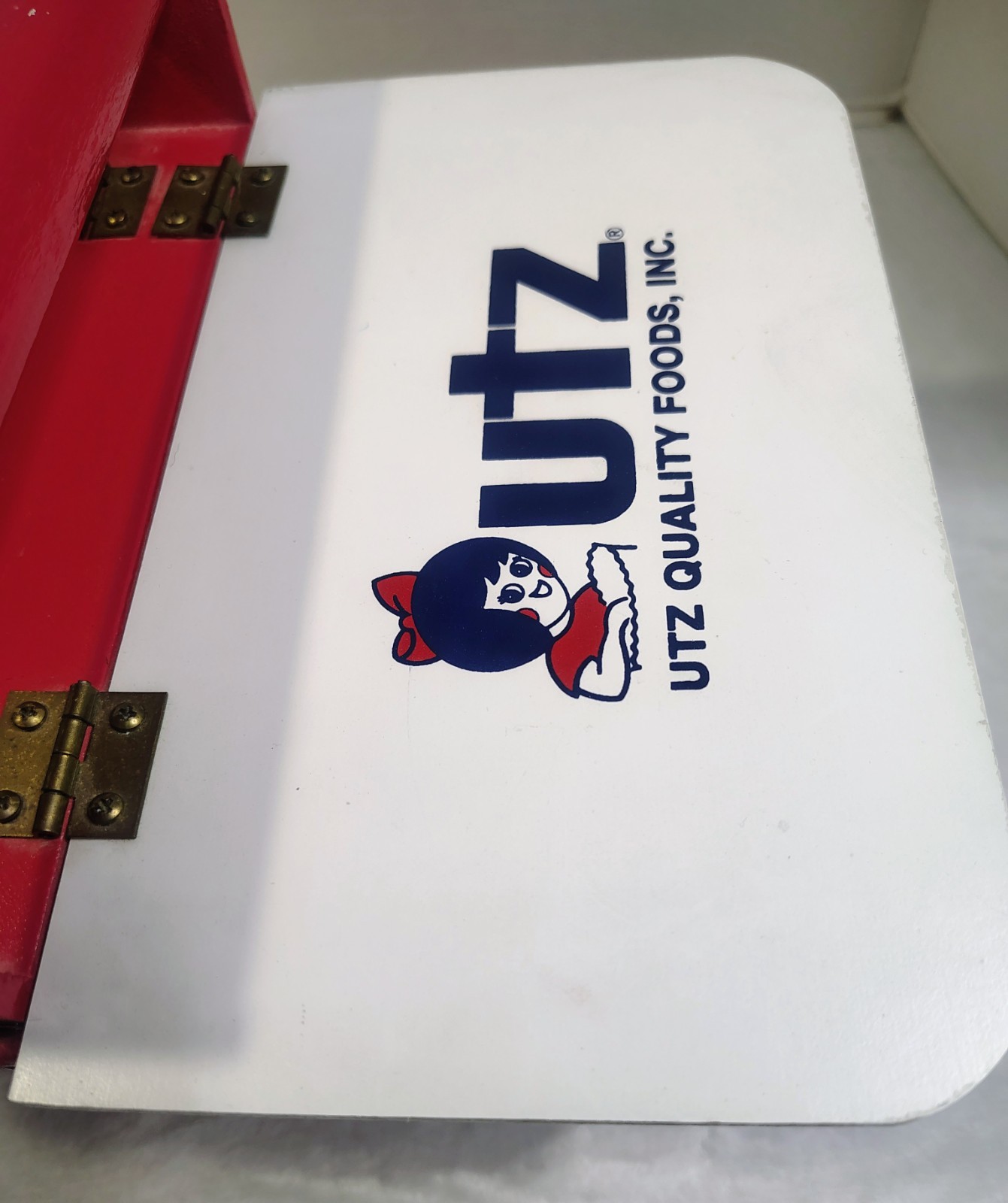 Red UTZ Quality Foods Inc Potato Chips PA Advertising Basket 12.5"x9.5"x8.5"