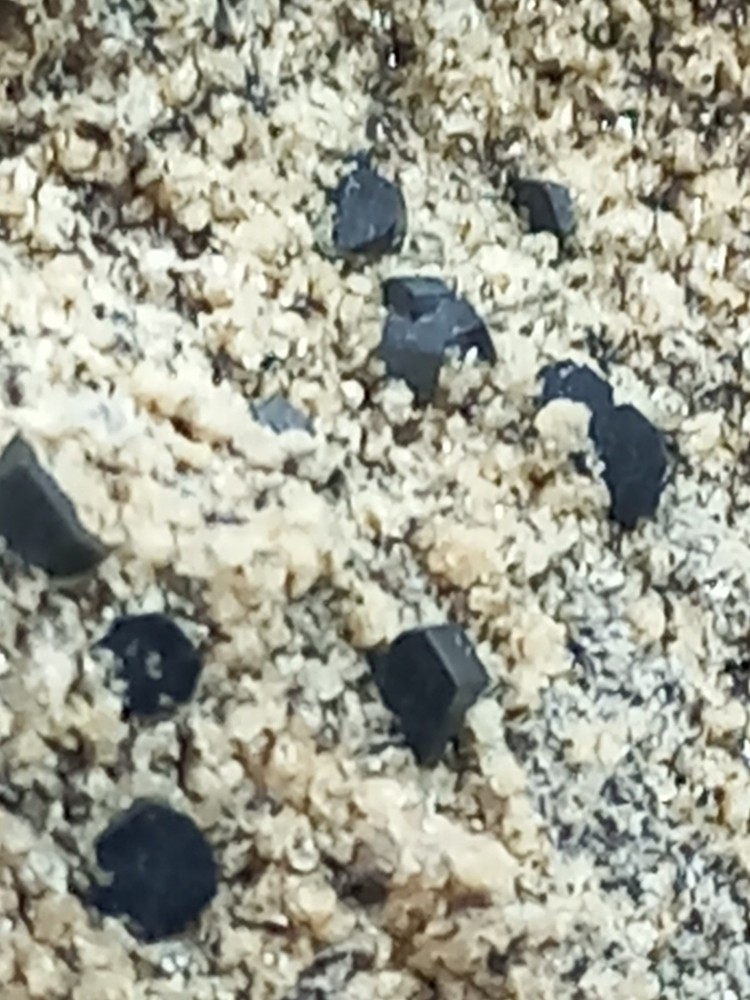 Osumilite Giant