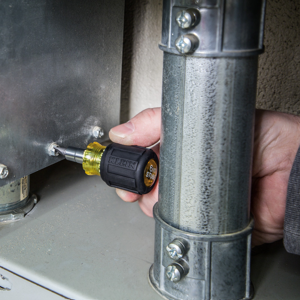 Klein Tools 32561 Multi-Bit Screwdriver / Nut Driver, 6-in-1, Stubby Ph, Sl Bits