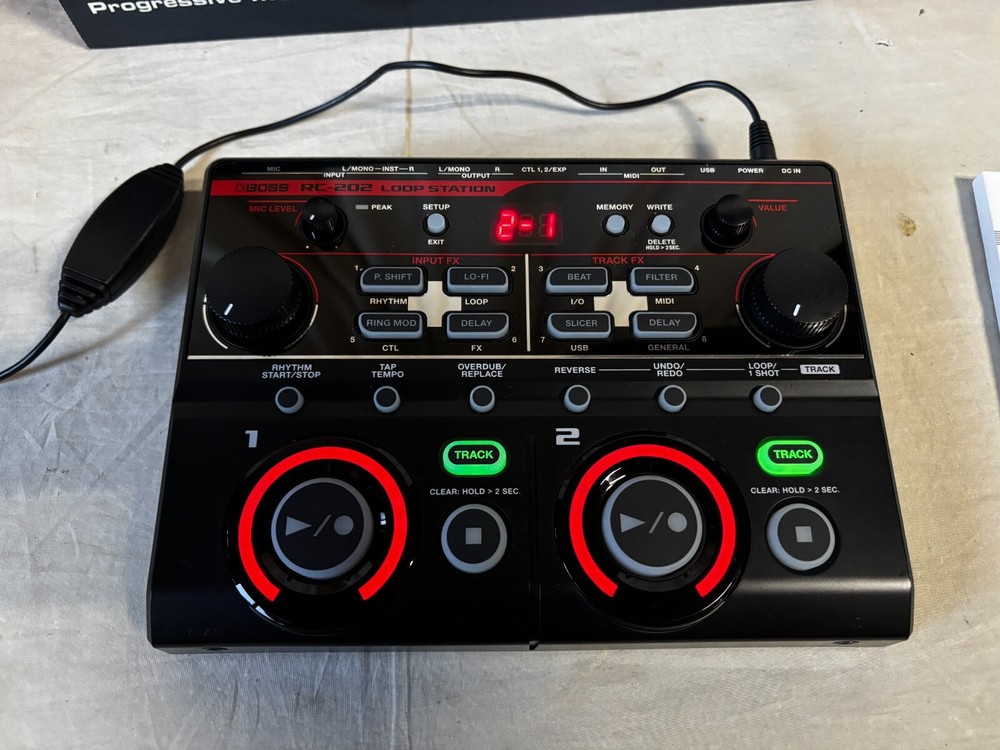 Boss RC-202 Loop Station Compact Performance Controller w/ box