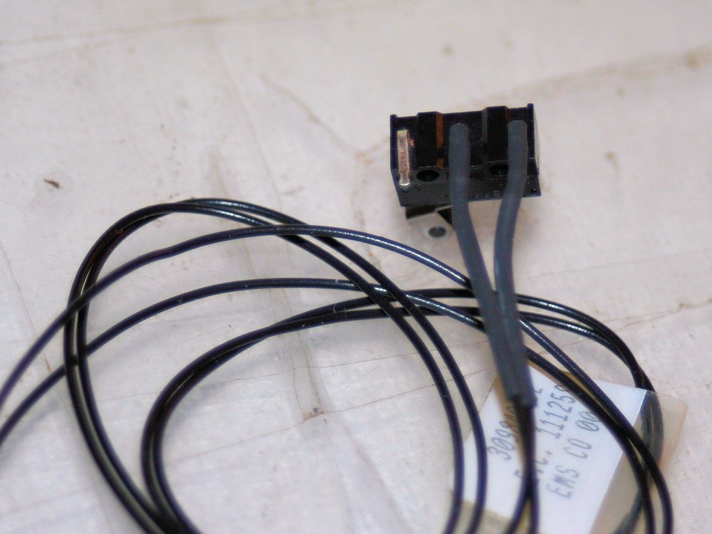 Tiny Micro Switch w/Roller & Wire Harness