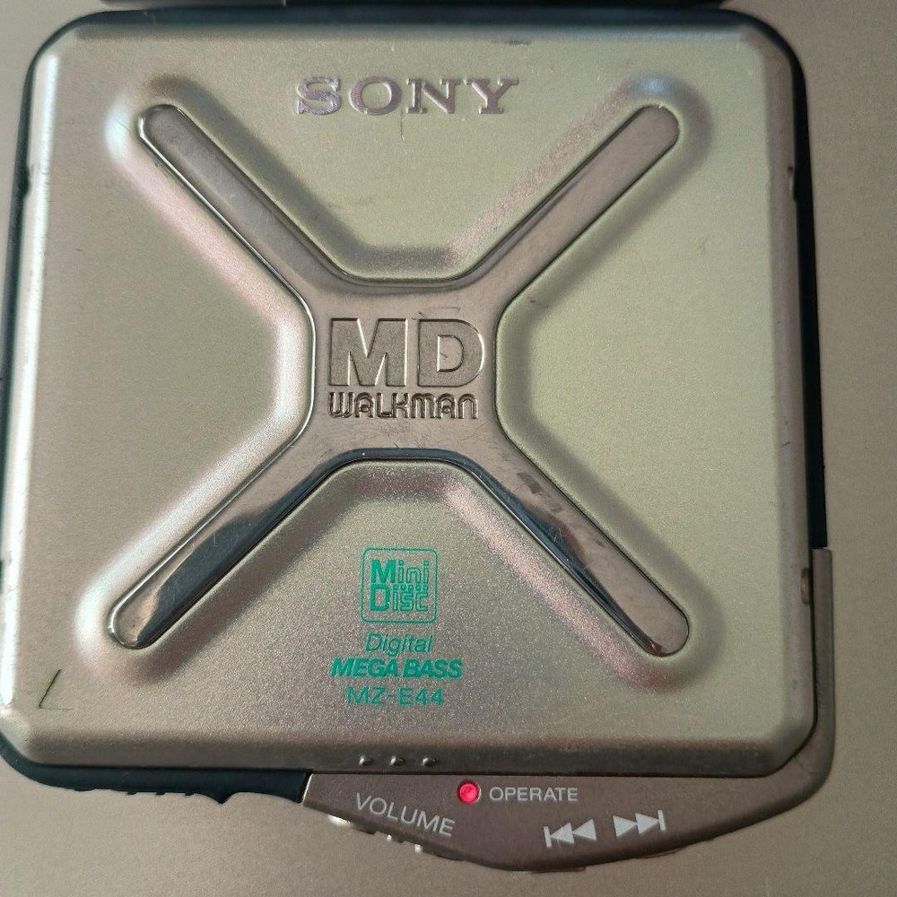[Used] SONY MD Walkman MZ-E44 – Powers On, Test Only, Not Fully Functional