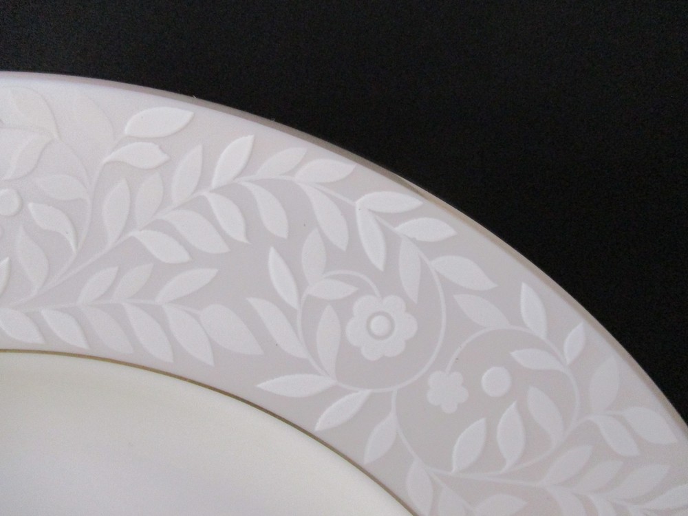 LENOX SHEER GRACE SALAD PLATE 8 1/4" -0703E