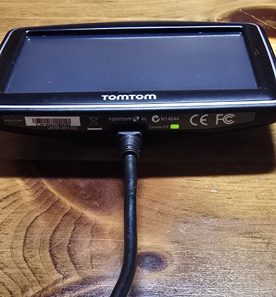 TomTom XXL N14644 Comes With USB - Tested & Working