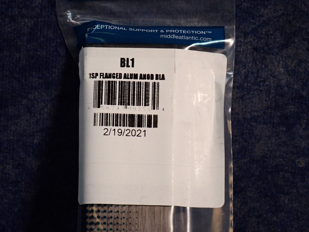 NEW Middle Atlantic BL1 Flanged Blank Panel, 1 Space (EC3)