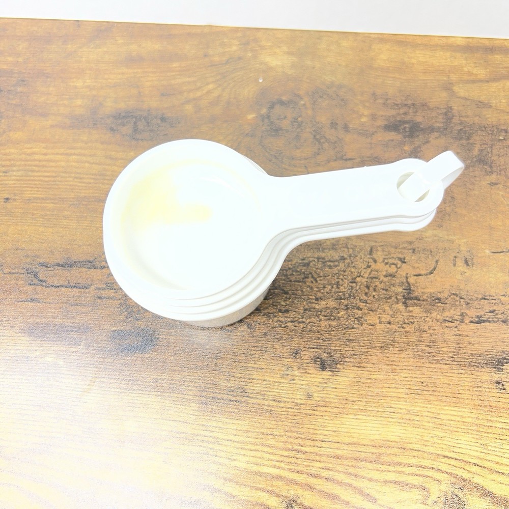 Rubbermaid Classic Measuring Cups White Plastic Baking Set Nesting