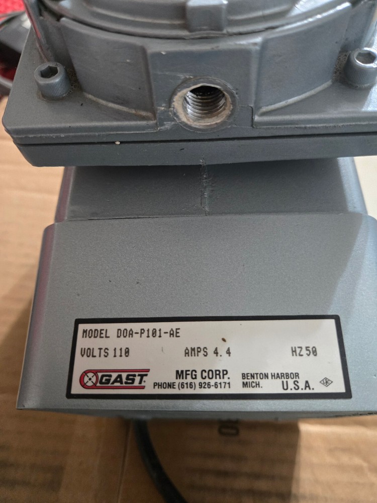 ***TESTED* Gast DOA-P101-AE / Air Compressor 115V