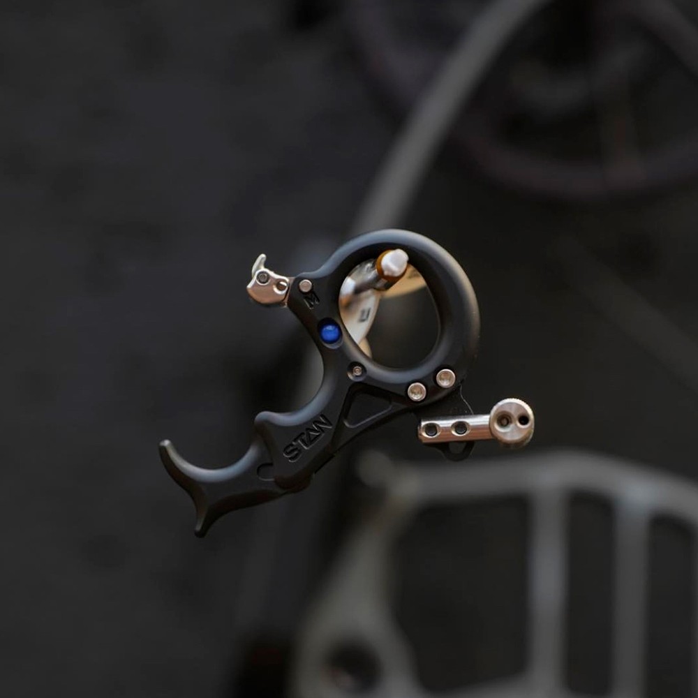 STANISLAWSKI Lynx Hinge Black Release, Size: L (8483)