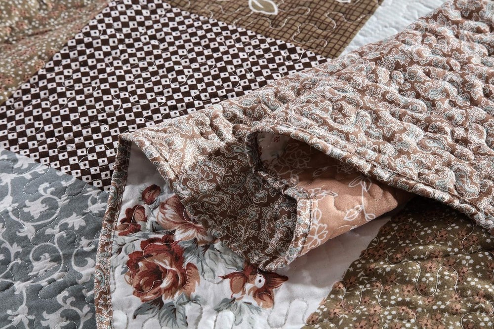 King Quilt Set with Shams - Soft Reversible Bedding