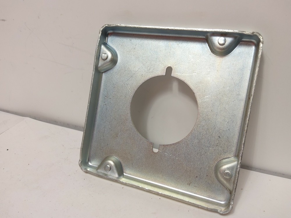 APPLETON 8498 RECEPTACLE COVER (NOS)