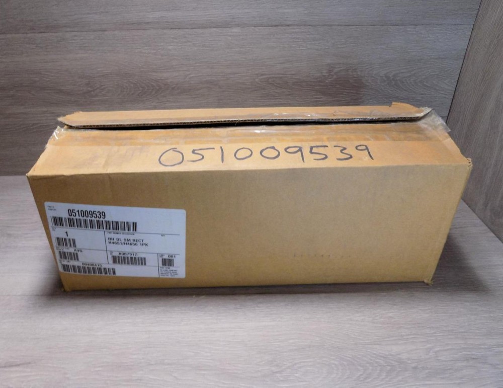 AVG 051009539 RH Headlight Assy