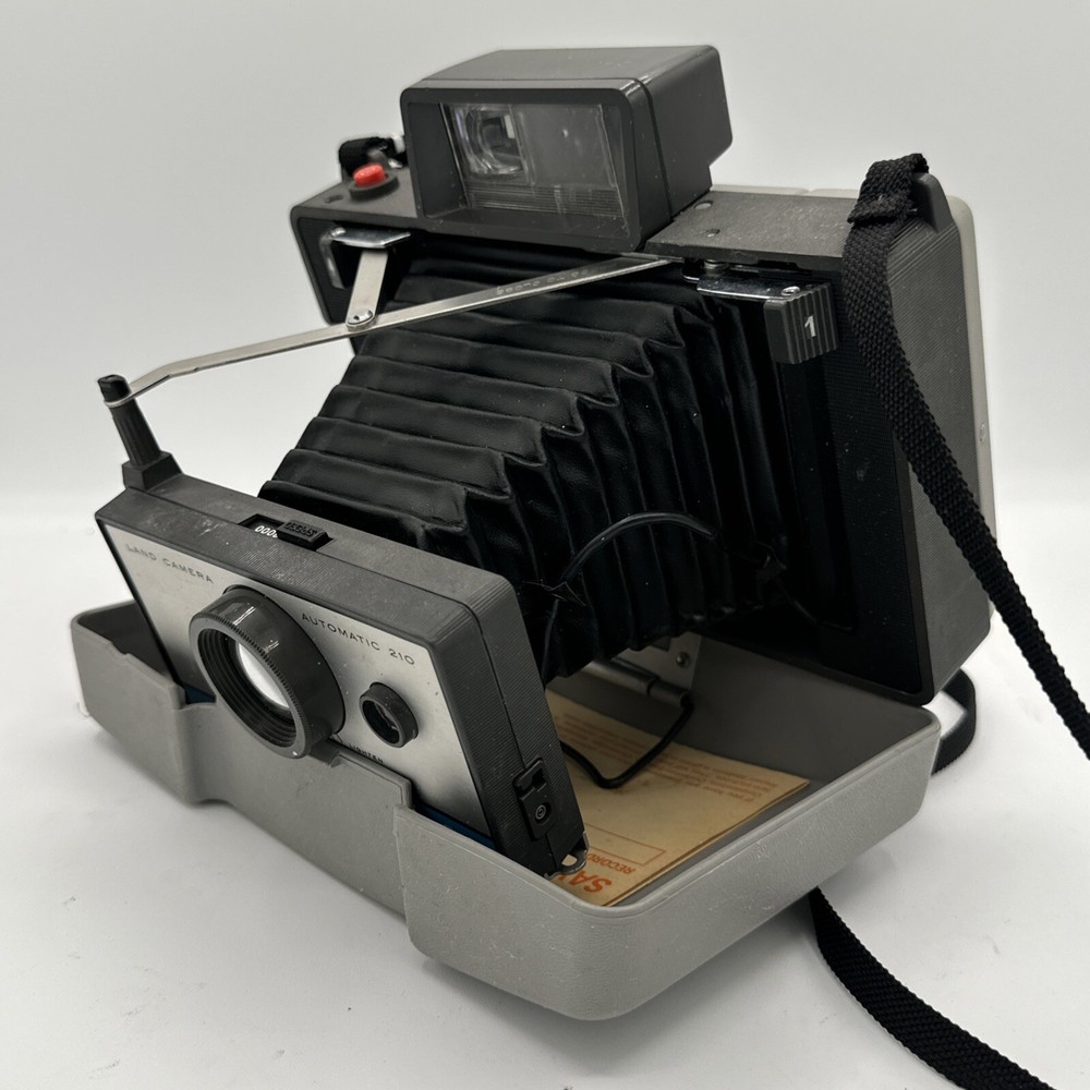 Vintage Polaroid Automatic 210 Land Camera