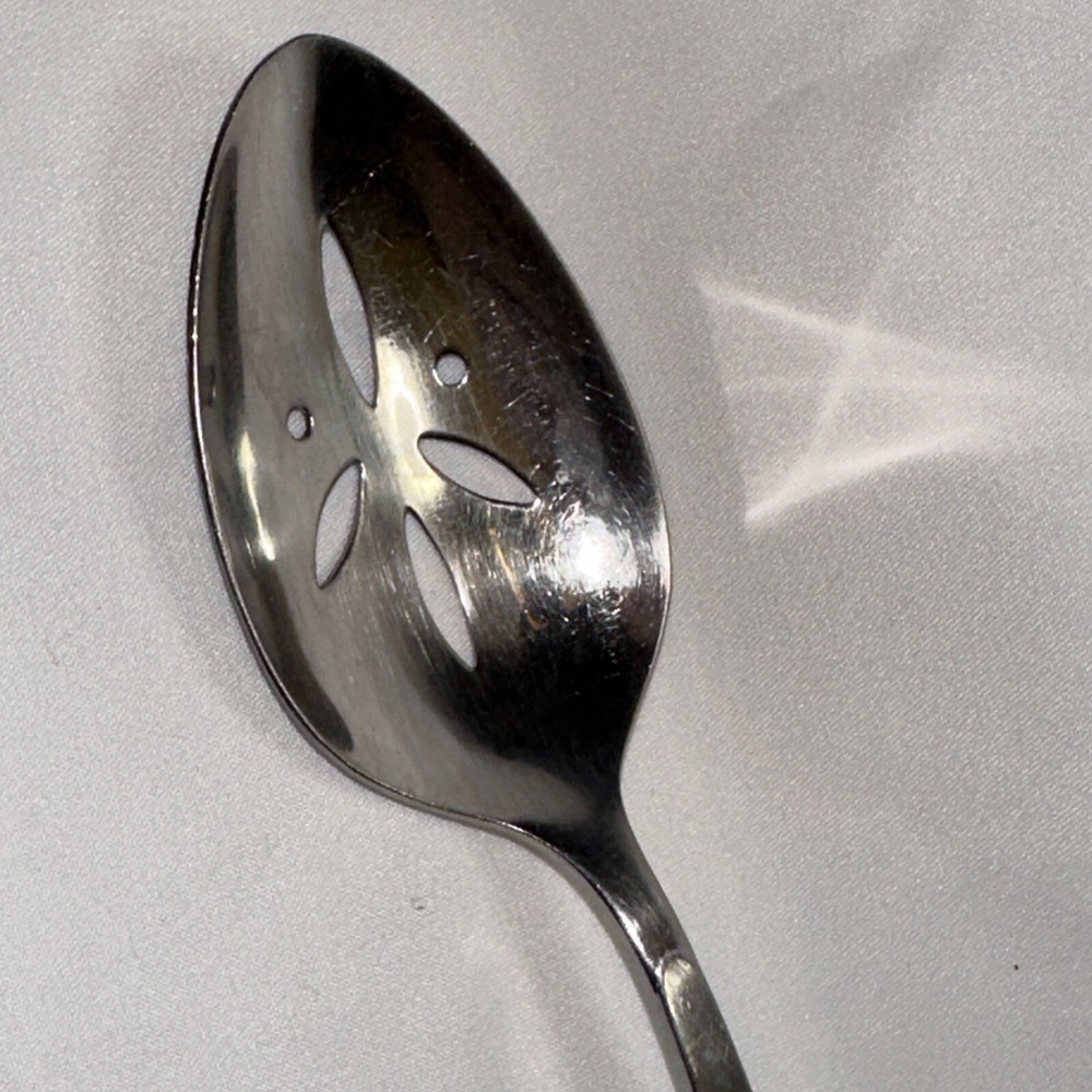 Oneida Will-O-Wisp Slotted Serving Spoon 8 1/2" Original Cube Excellent Shape