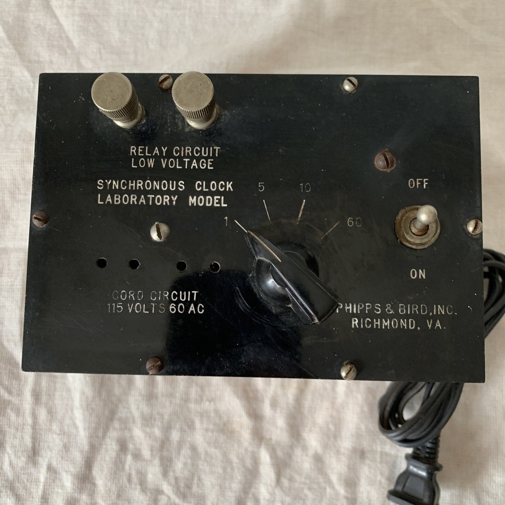 Synchronous Clock Laboratory Model