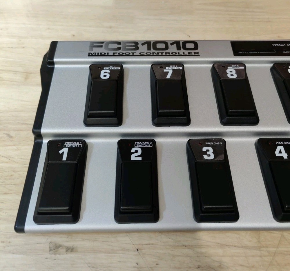 Behringer FCB1010 MIDI Foot Controller