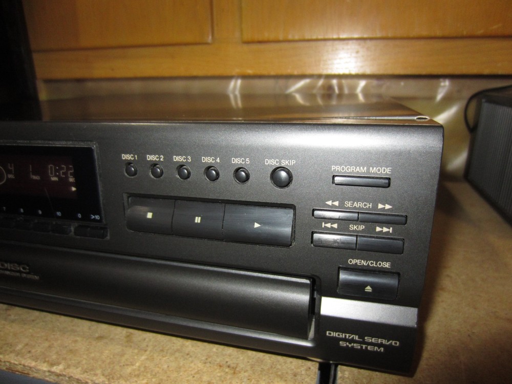 Technics SL-PD688 5 Disc CD Changer Carousel No Remote Tested Working